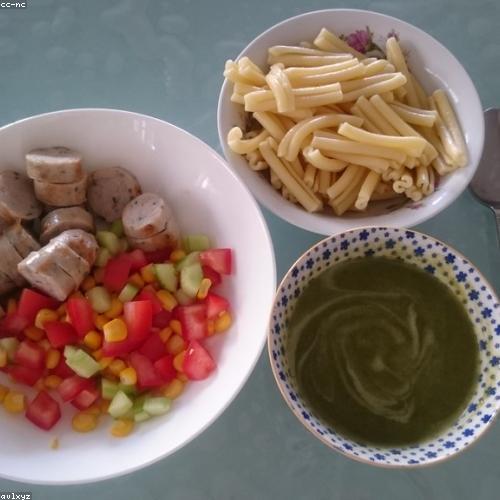 سلطات وشوربات